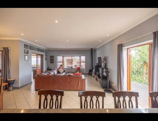 4 BEDROOM TOWNHOUSE FOR SALE IN KINGSWOOD